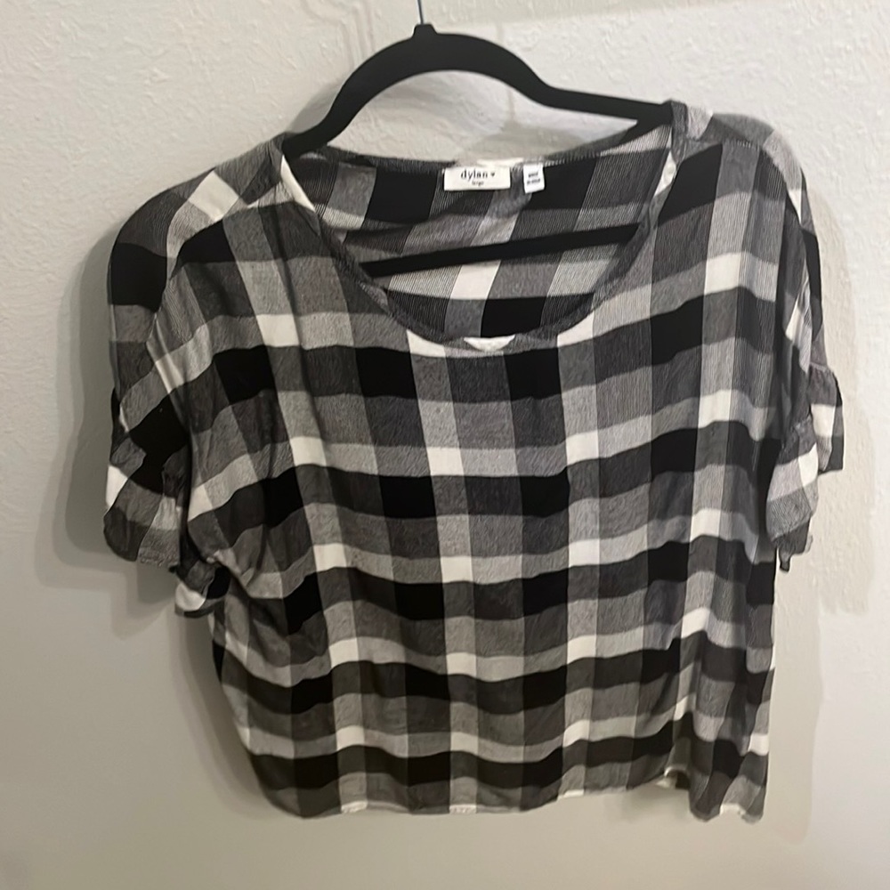 Ruffled short sleeve checkered blouse